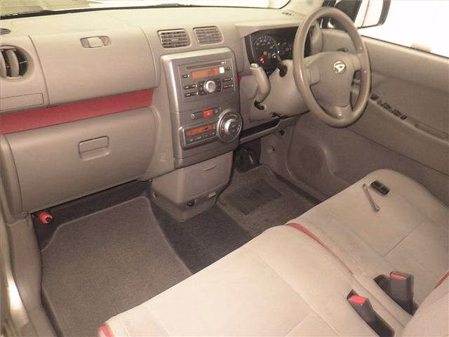 DAIHATSU MOVE CONTE