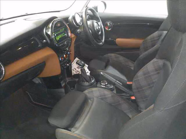 MINI HATCH