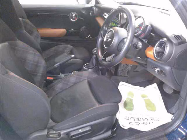 MINI HATCH