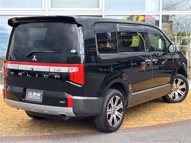 Mitsubishi Delica D:5