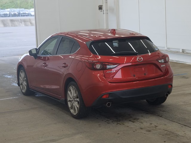 MAZDA AXELA