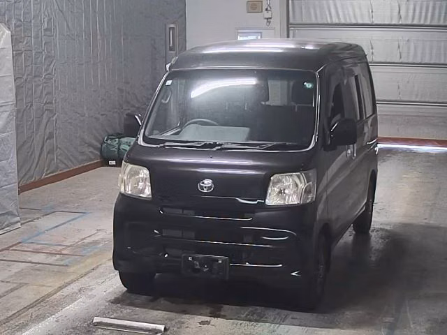 TOYOTA PIXIS VAN