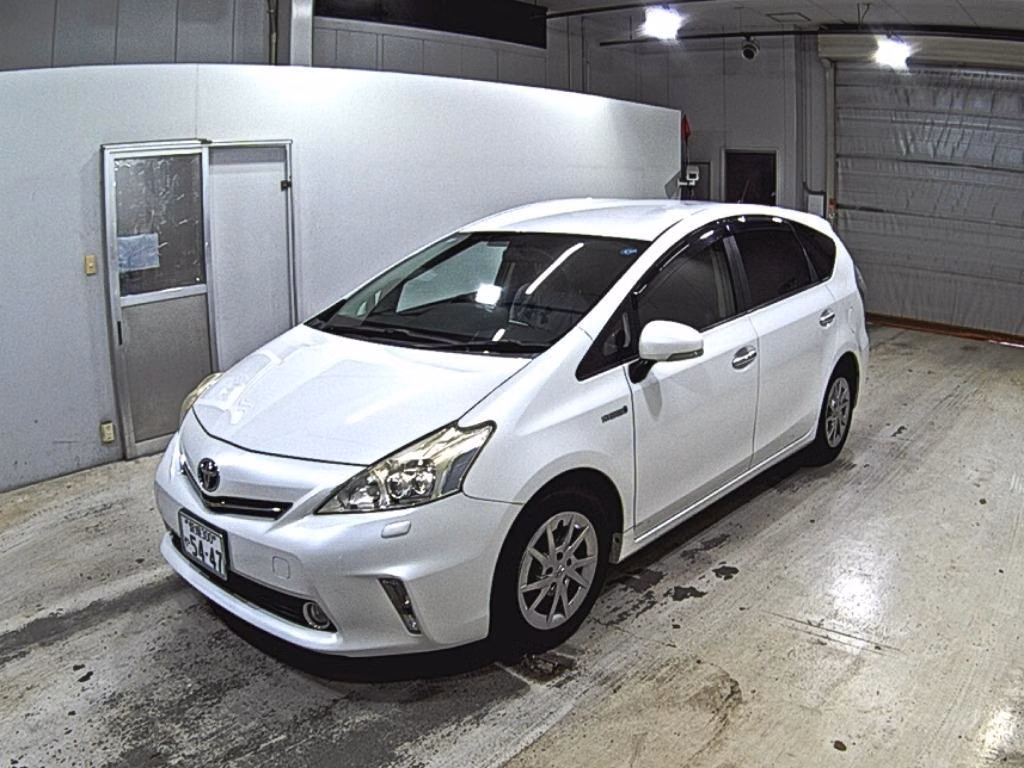 TOYOTA PRIUS ALPHA