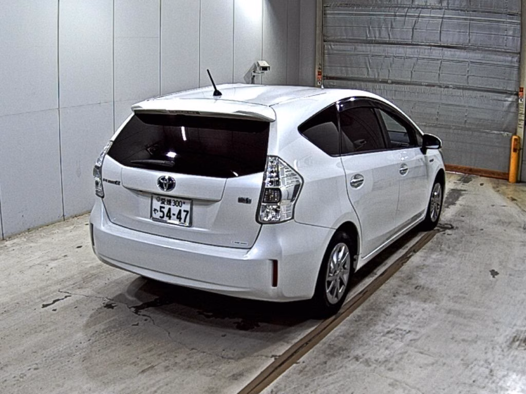 TOYOTA PRIUS ALPHA