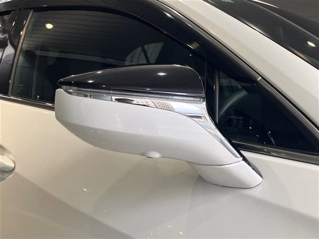 LEXUS UX200