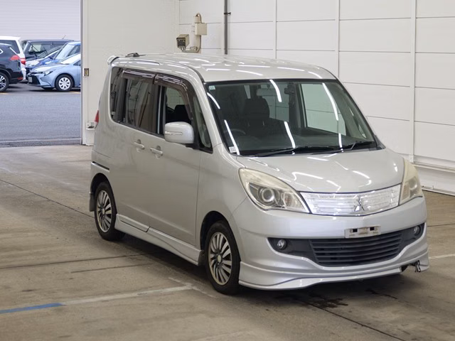 Mitsubishi Delica D:2