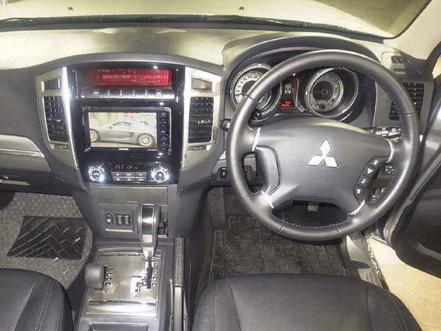 MITSUBISHI PAJERO