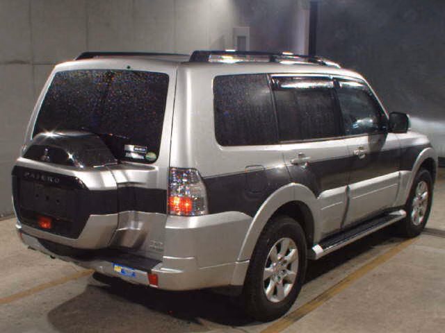 MITSUBISHI PAJERO