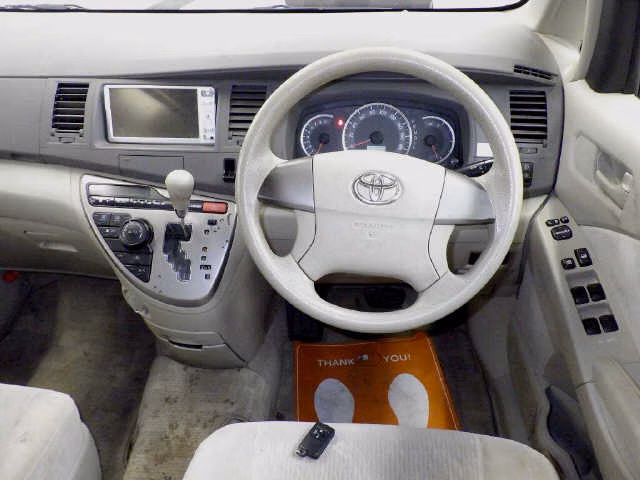TOYOTA ISIS