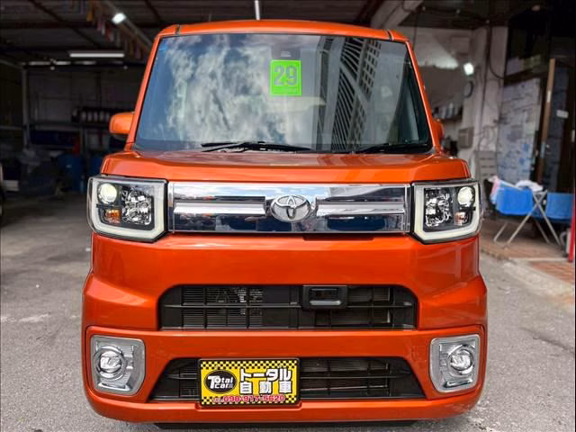 TOYOTA PIXIS MEGA