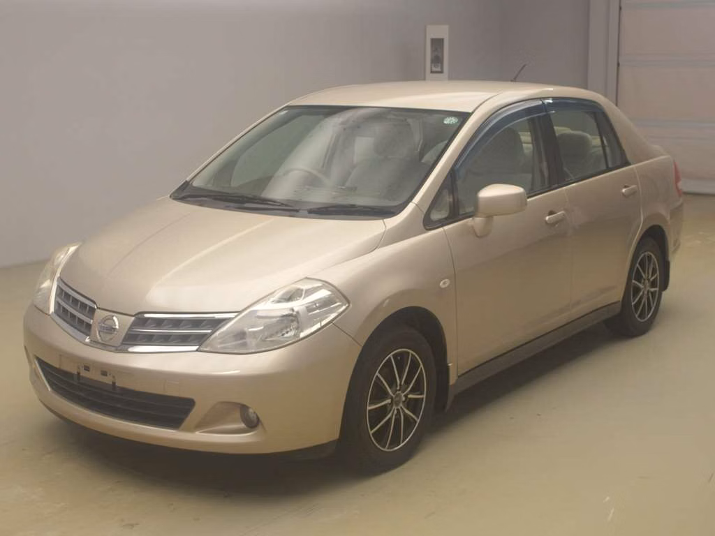 NISSAN TIIDA LATIO