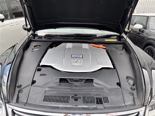 LEXUS LS600H