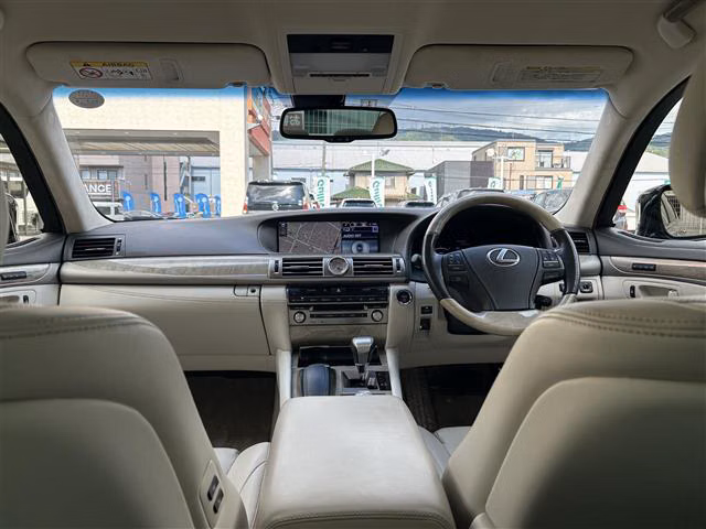 LEXUS LS600H