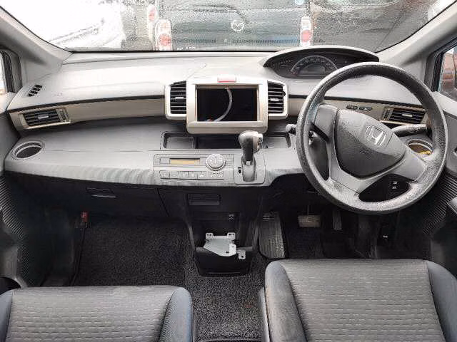HONDA FREED SPIKE
