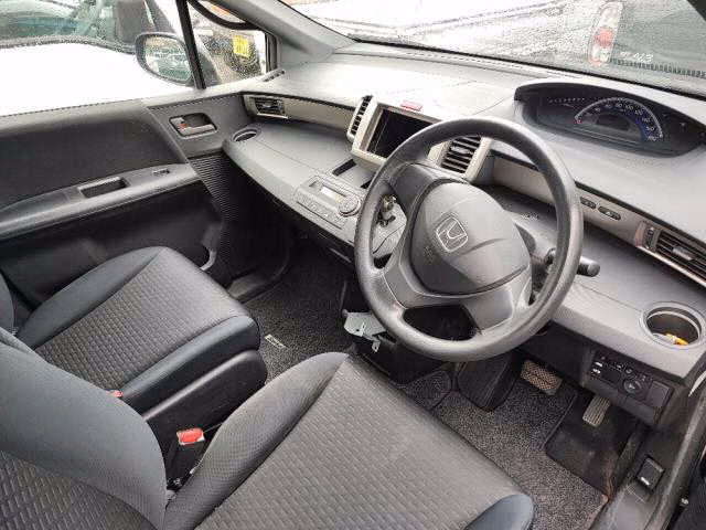 HONDA FREED SPIKE