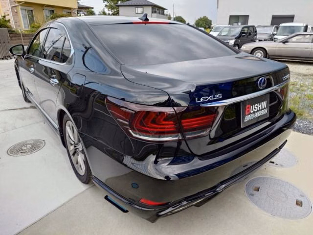 Lexus LS600h