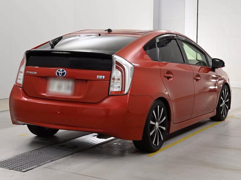 TOYOTA PRIUS