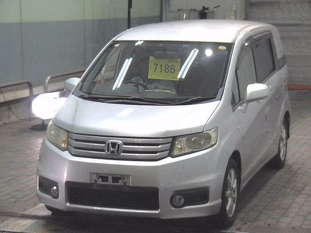 HONDA FREED SPIKE
