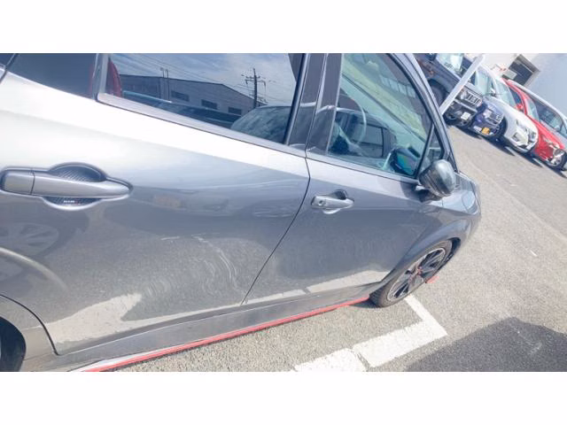 Nissan Aura