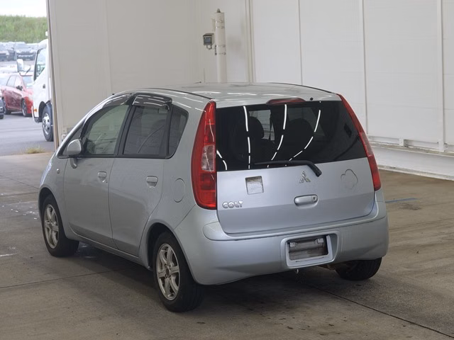 MITSUBISHI COLT