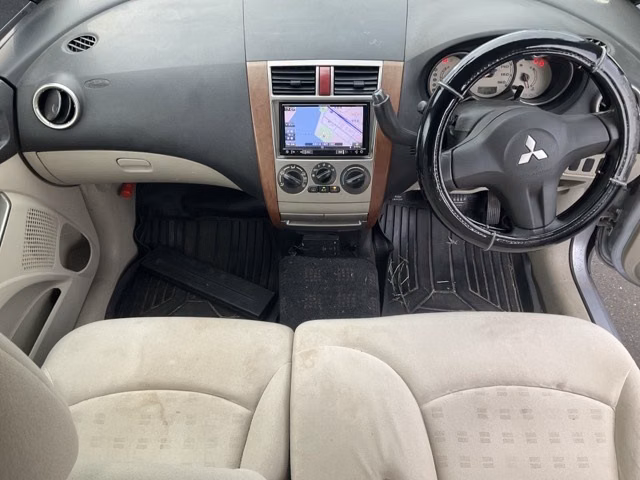 MITSUBISHI COLT