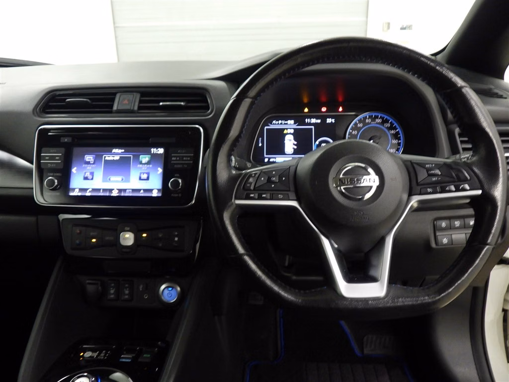 NISSAN LEAF