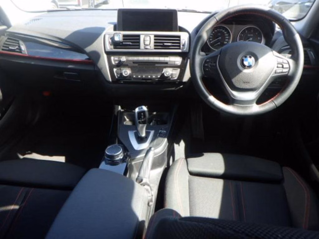 BMW 1-SERIES