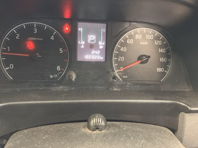 NISSAN NV350 CARAVAN