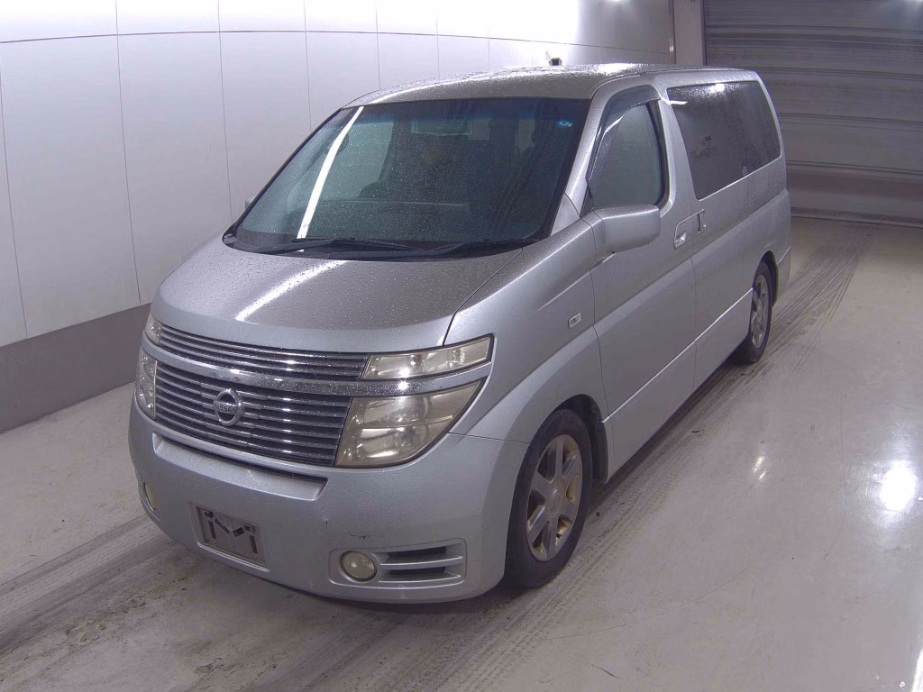 NISSAN ELGRAND