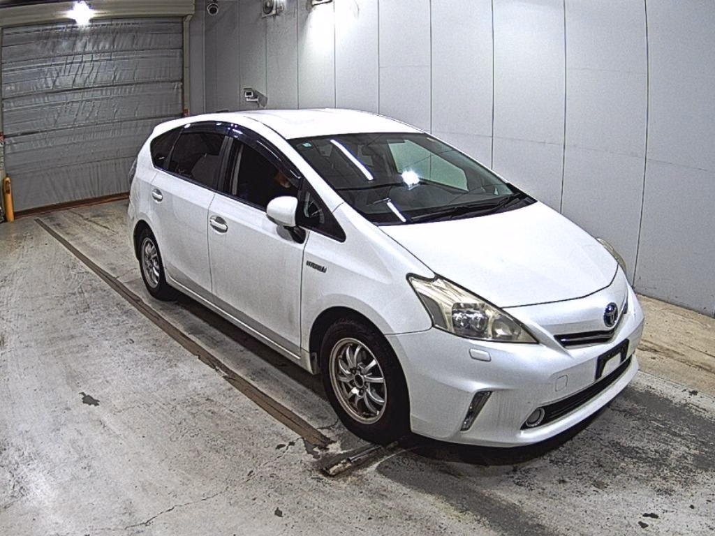 TOYOTA PRIUS ALPHA