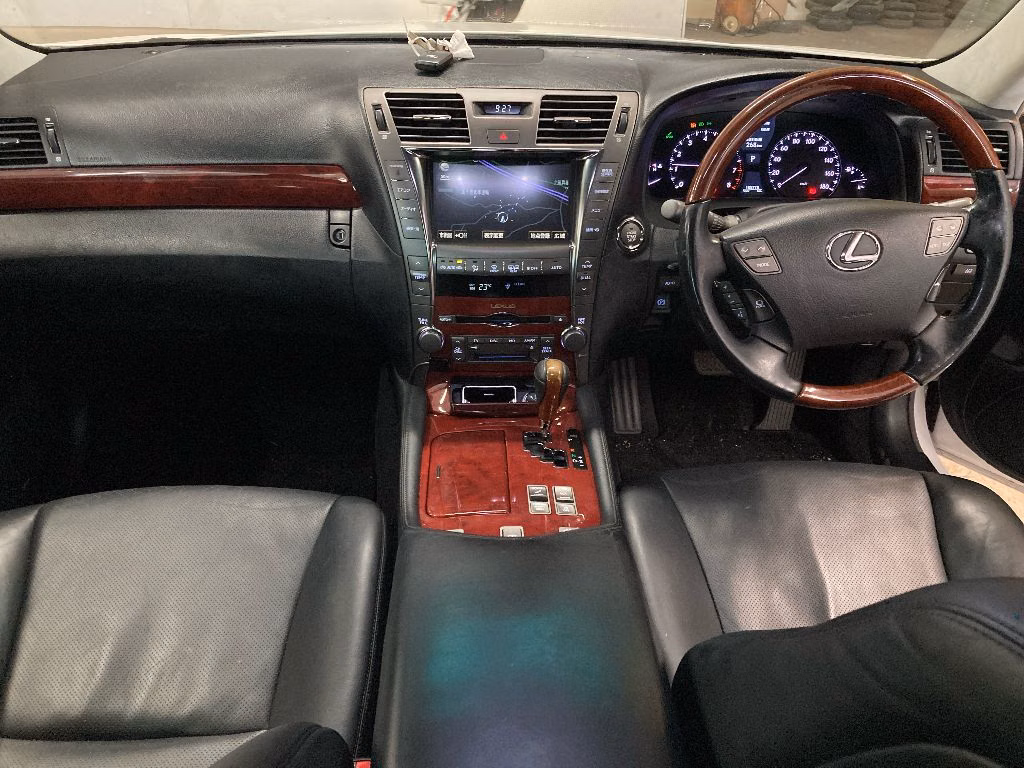 LEXUS LS460