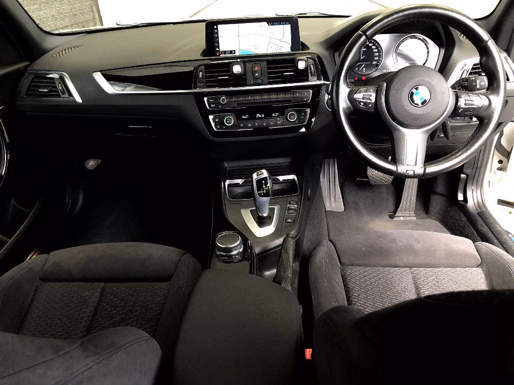 BMW 1-SERIES