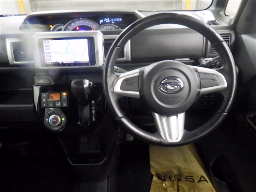 DAIHATSU WAKE
