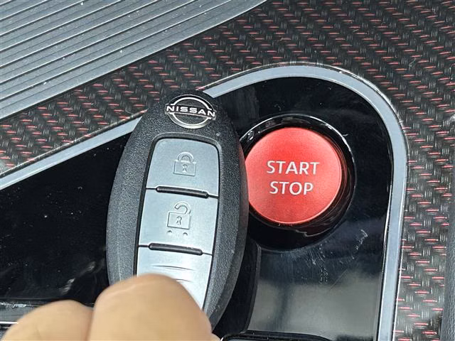 Nissan Aura