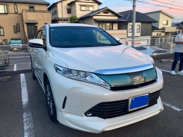 TOYOTA HARRIER