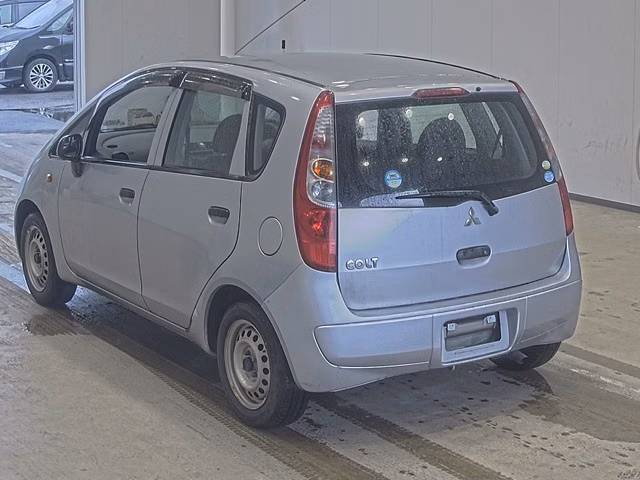 MITSUBISHI COLT