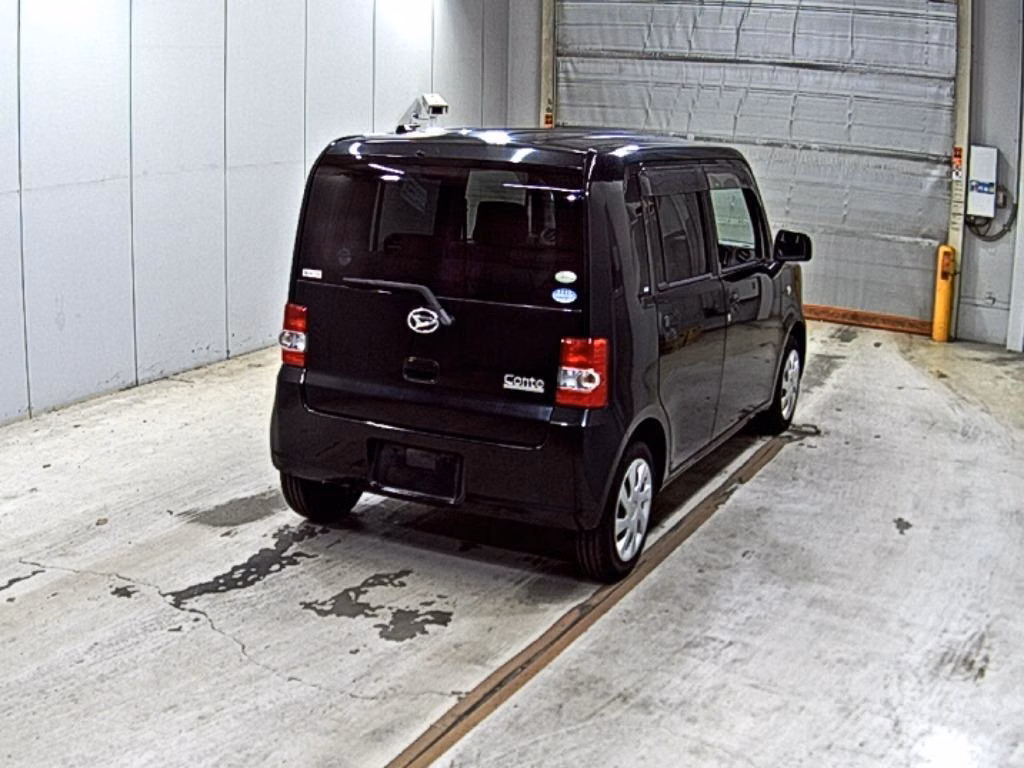 DAIHATSU MOVE CONTE