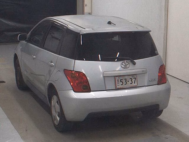 TOYOTA IST