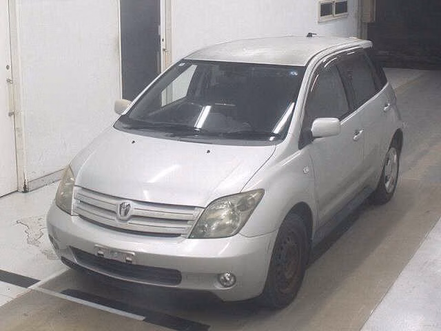 TOYOTA IST