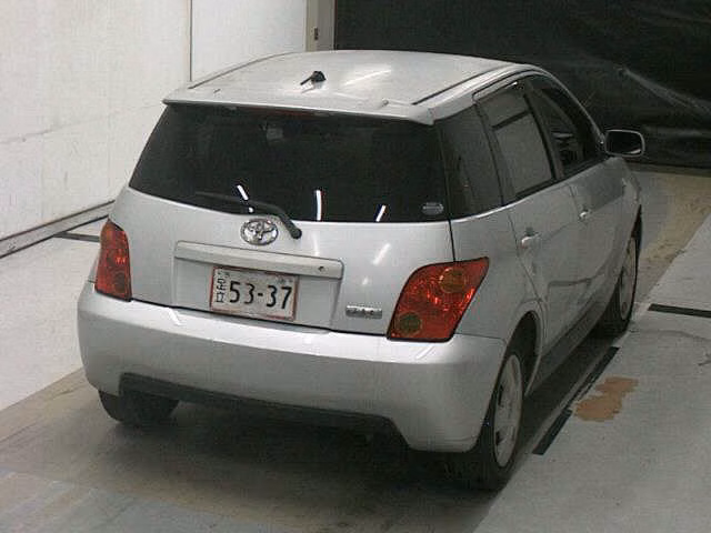 TOYOTA IST