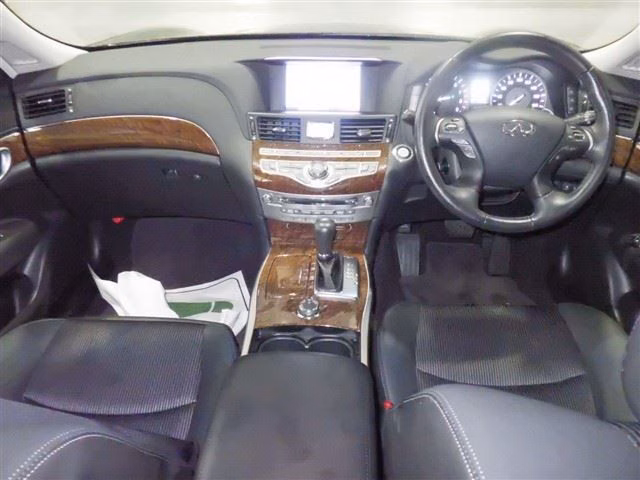 NISSAN FUGA