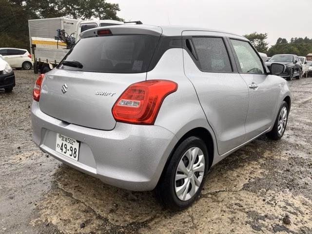 SUZUKI SWIFT