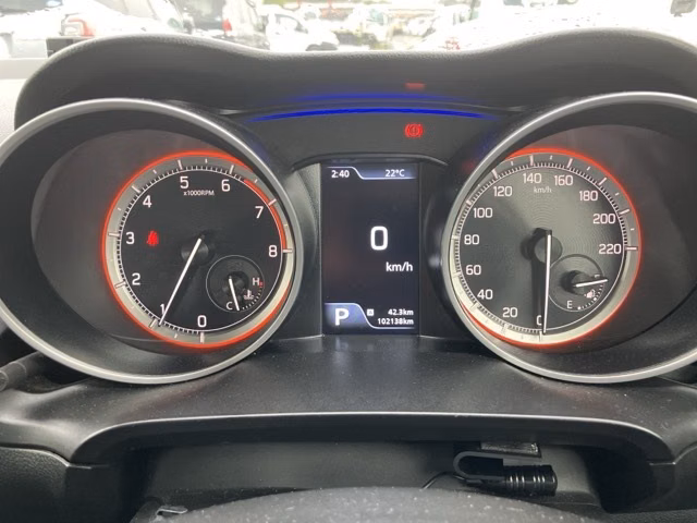 SUZUKI SWIFT
