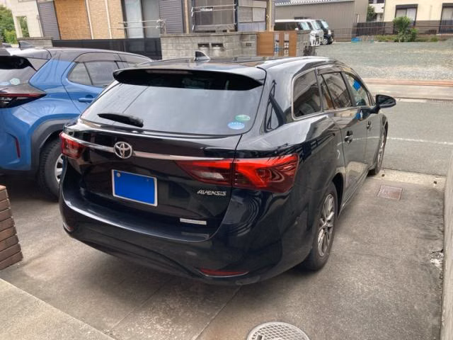 TOYOTA AVENSIS
