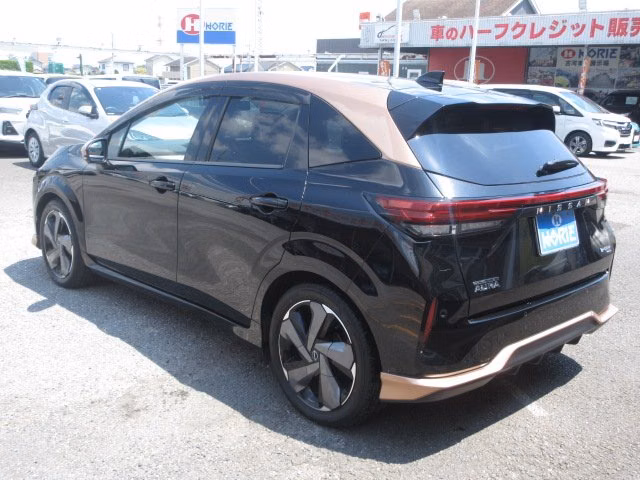 Nissan Aura