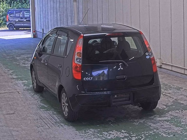 MITSUBISHI COLT
