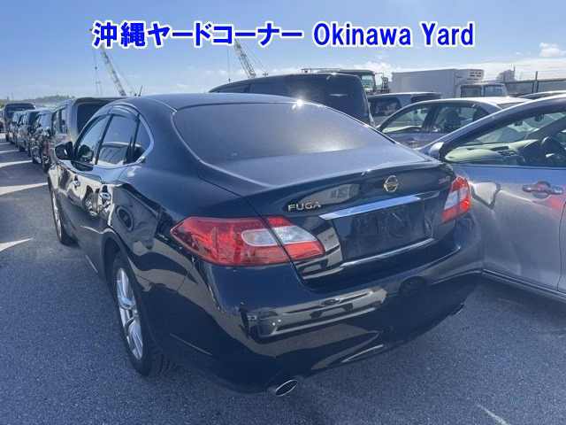 NISSAN FUGA