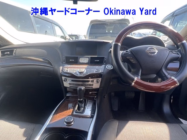 NISSAN FUGA
