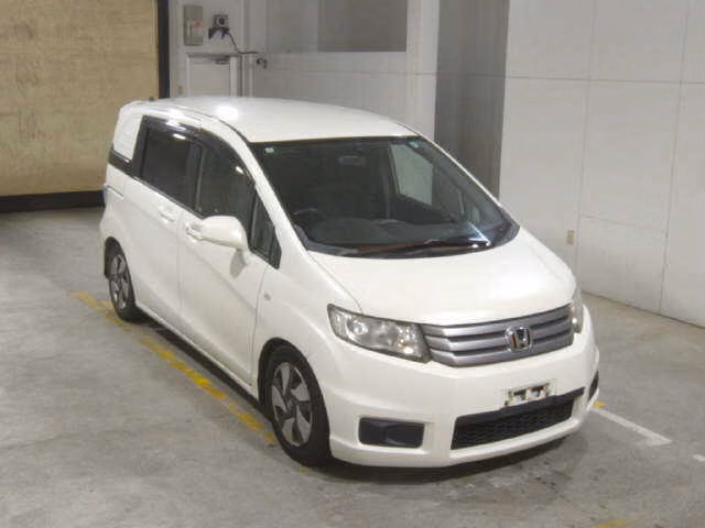 HONDA FREED SPIKE