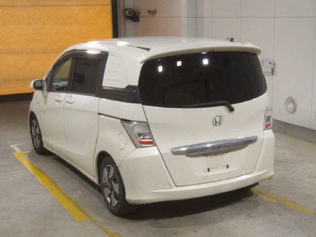 HONDA FREED SPIKE